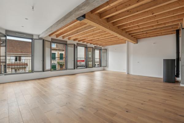 Immeuble
         9 pièces
        - 361 m² 1 990 000 € *
