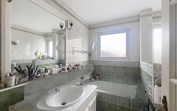 Appartement à vendre    3 pièces • 75 m2 Anglet