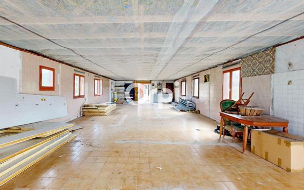 Maison à vendre    1 pièce •  Ruoms