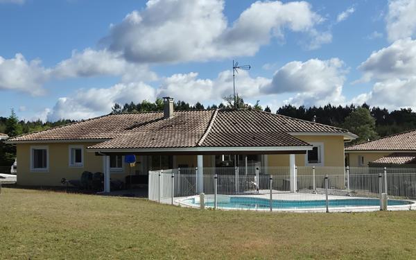 Maison à vendre    5 pièces •  Ygos-Saint-Saturnin