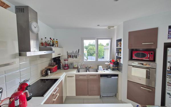 Maison à vendre    5 pièces •  Ygos-Saint-Saturnin