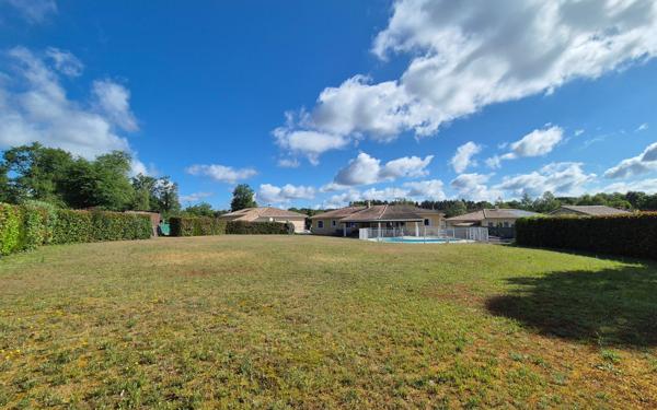 Maison à vendre    5 pièces •  Ygos-Saint-Saturnin