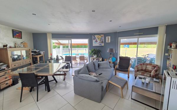 Maison à vendre    5 pièces •  Ygos-Saint-Saturnin