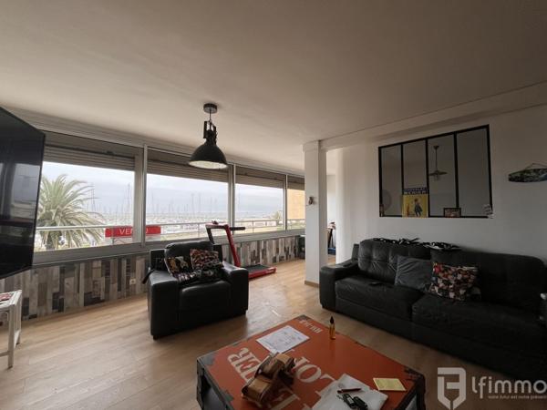 "Appartement d’exception avec vue panoramique sur la Méditerranée !"