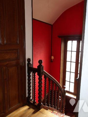 A BOUSSAC (23) CREUSE, maison de caractère élevée sur garage, cave et buanderie/chaufferie d'un...