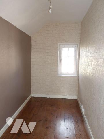 A BOUSSAC (23) CREUSE, maison de caractère élevée sur garage, cave et buanderie/chaufferie d'un...