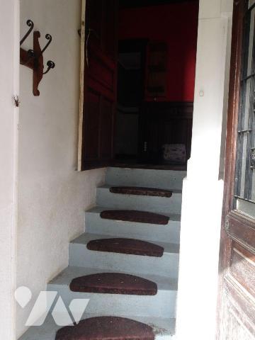 A BOUSSAC (23) CREUSE, maison de caractère élevée sur garage, cave et buanderie/chaufferie d'un...