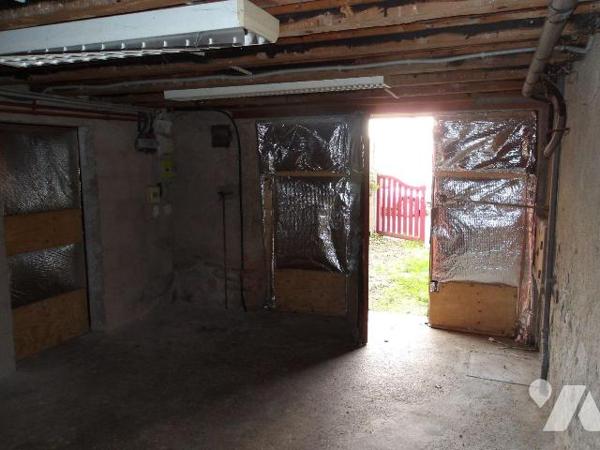 A BOUSSAC (23) CREUSE, maison de caractère élevée sur garage, cave et buanderie/chaufferie d'un...