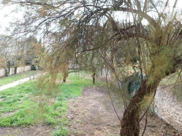 A BOUSSAC (23) CREUSE, maison de caractère élevée sur garage, cave et buanderie/chaufferie d'un...
