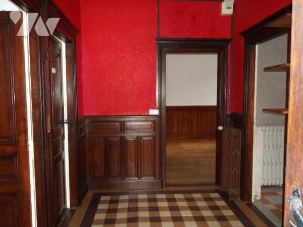 A BOUSSAC (23) CREUSE, maison de caractère élevée sur garage, cave et buanderie/chaufferie d'un...