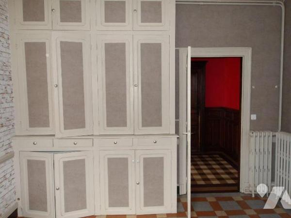 A BOUSSAC (23) CREUSE, maison de caractère élevée sur garage, cave et buanderie/chaufferie d'un...