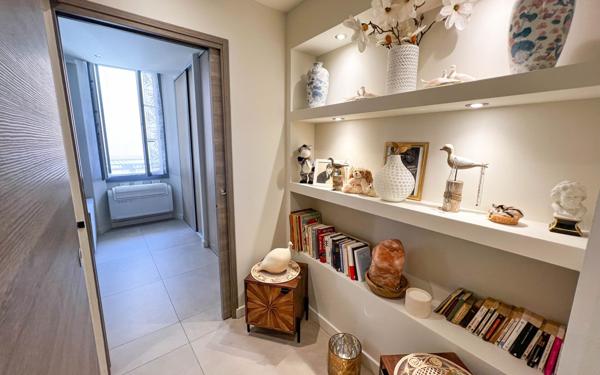 Appartement à vendre    2 pièces •  Biot