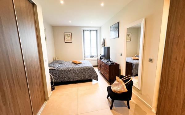 Appartement à vendre    2 pièces •  Biot