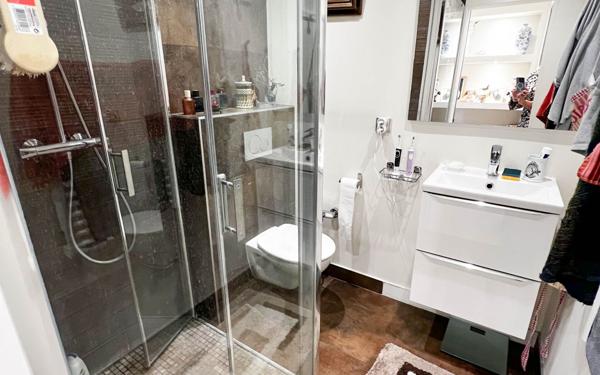 Appartement à vendre    2 pièces •  Biot