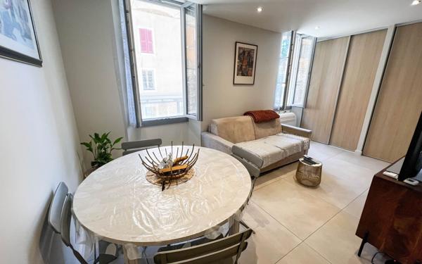 Appartement à vendre    2 pièces •  Biot