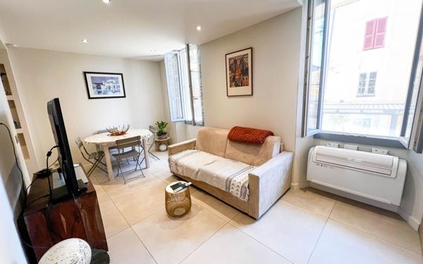 Appartement à vendre    2 pièces •  Biot