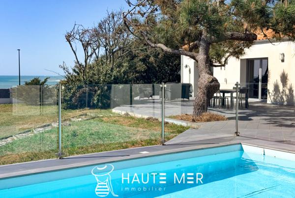 GUINGUETTE – Villa T8 avec piscine face à l’océan