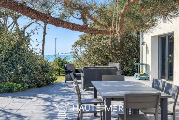 GUINGUETTE – Villa T8 avec piscine face à l’océan
