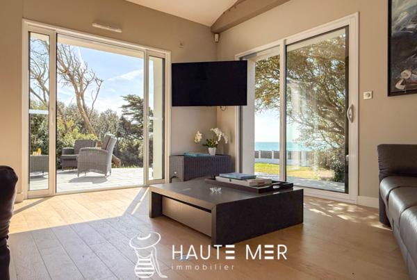 GUINGUETTE – Villa T8 avec piscine face à l’océan