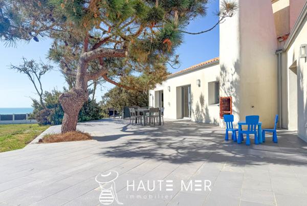 GUINGUETTE – Villa T8 avec piscine face à l’océan