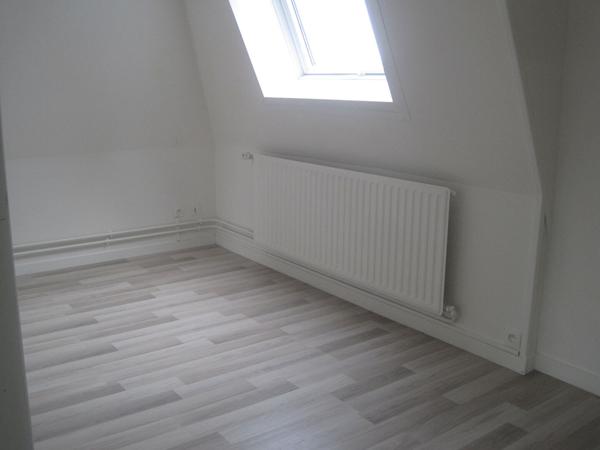 A LOUER APPARTEMENT PROCHE CENTRE VILLE  ET GARE ST QUENTIN 02100