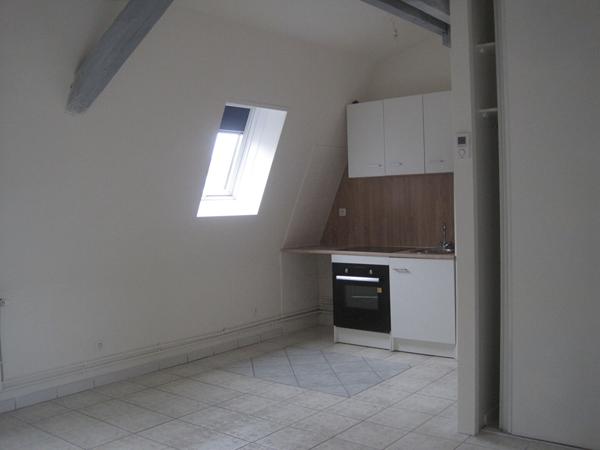 A LOUER APPARTEMENT PROCHE CENTRE VILLE  ET GARE ST QUENTIN 02100