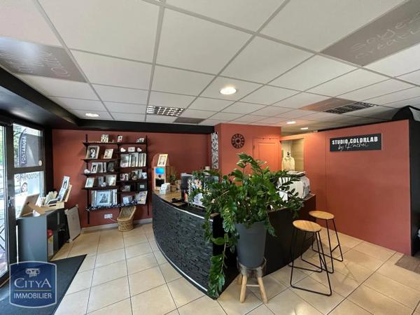 Location local professionnel 47.45m²