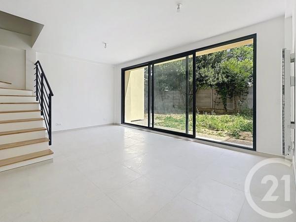 Maison à vendre  2 pièces - 71,80 m 2   VILLEJUIF  - 94