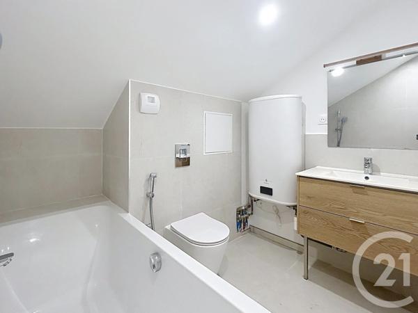 Maison à vendre  2 pièces - 71,80 m 2   VILLEJUIF  - 94