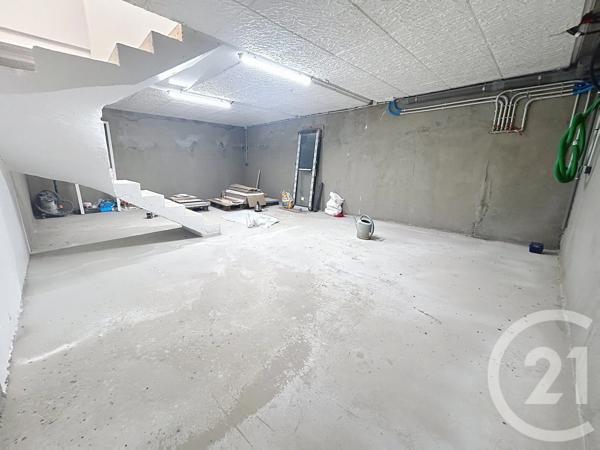 Maison à vendre  2 pièces - 71,80 m 2   VILLEJUIF  - 94