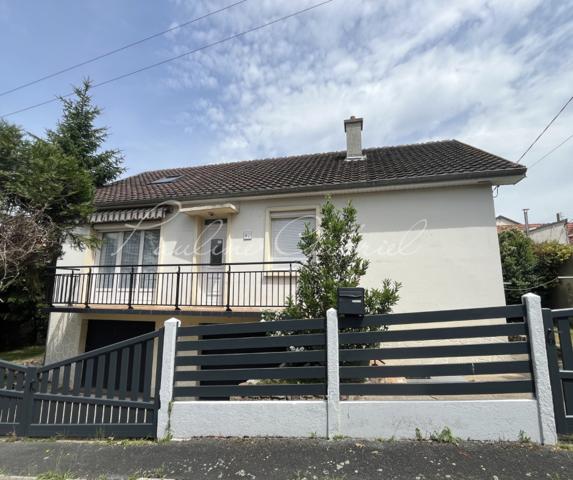 Maison rénovée à Sainte-Cécile, 4 chambres, sous-sol complet, jardin