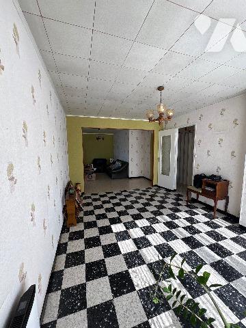 Dans un environnement paisible, découvrez en exclusivité cette maison individuelle à rénover,