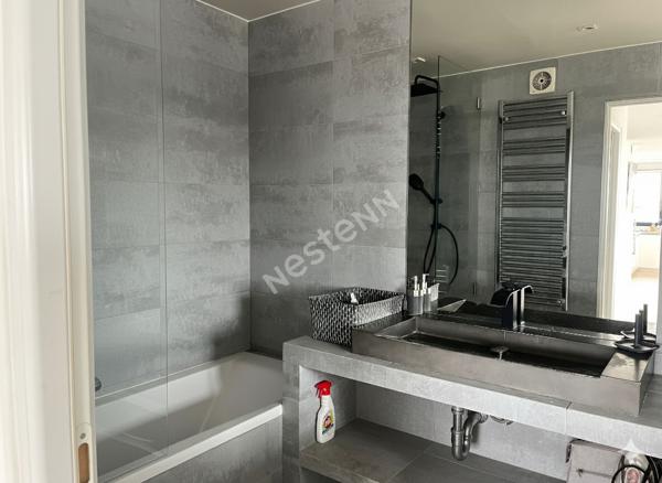 Centre de Puteaux: Appartement 2 pièces avec vue dégagée, cave et parking