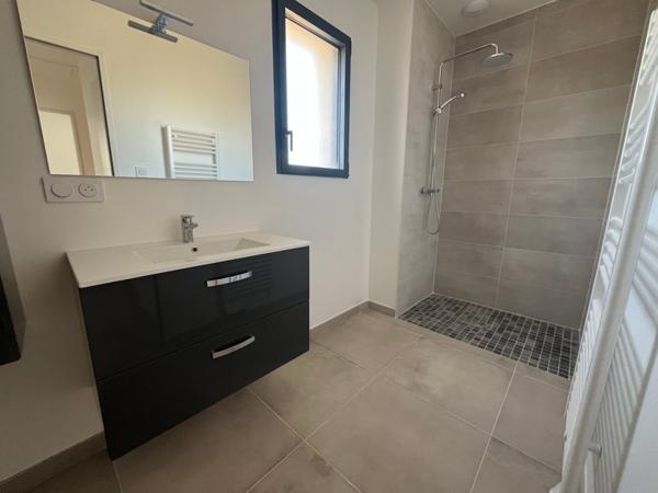 Maison à louer 1 100 € CC Arvert 4 p 83 m² DPE A