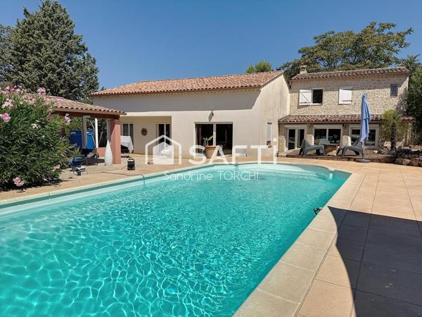 Villa 175 m² avec piscine et garage à Trans en Provence.