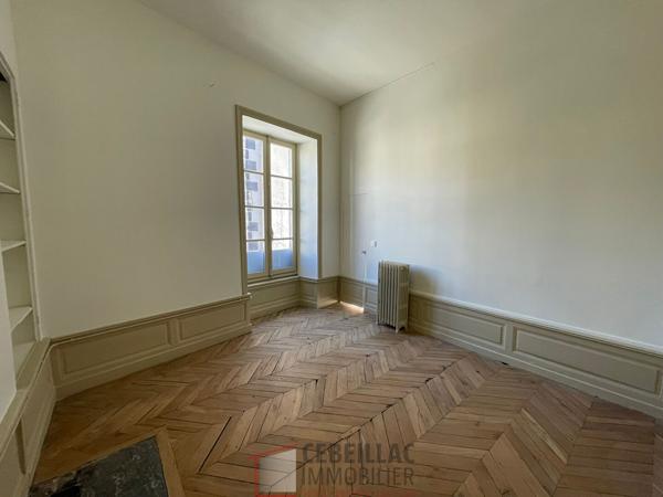 Très bel appartement T7 dans bâtisse de caractère avec parking