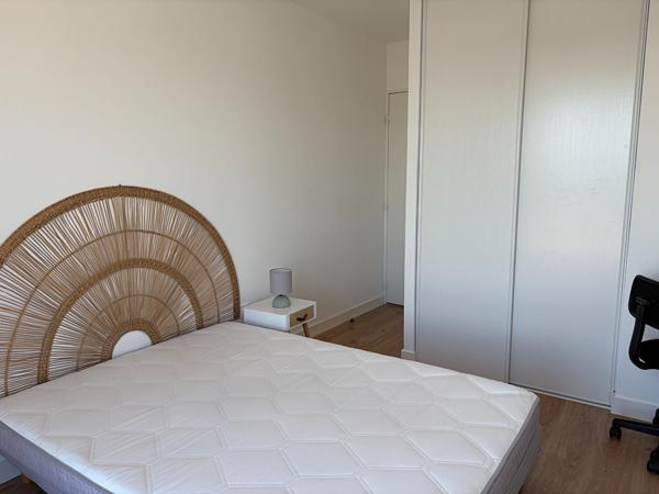 A louer - Appartement T4 meublé avec place de parking et balcon - Angers secteur Ney