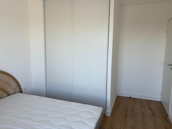 A louer - Appartement T4 meublé avec place de parking et balcon - Angers secteur Ney