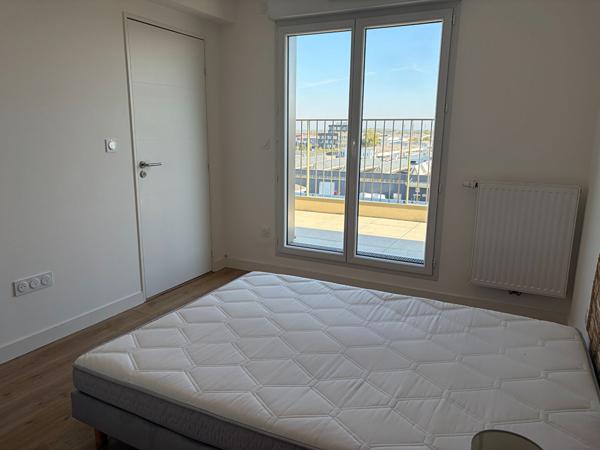 A louer - Appartement T4 meublé avec place de parking et balcon - Angers secteur Ney