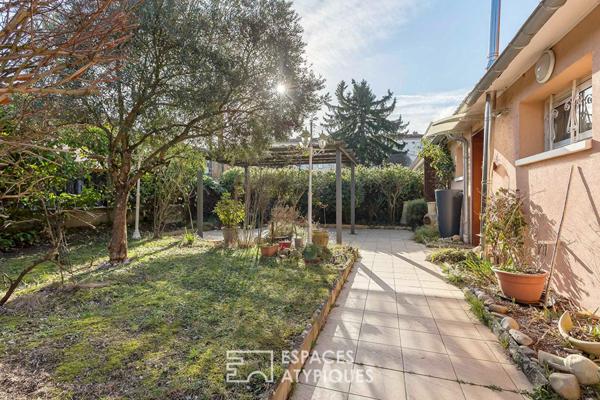 Maison avec jardin à proximité du métro Cuire