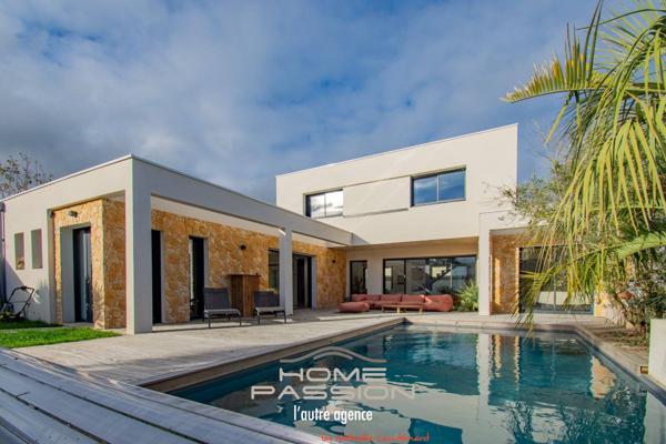 ROYAN LA ROCHE - UNE CONTEMPORAINE DE 2023 INSPIREE DU SUD