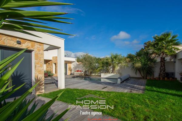 ROYAN LA ROCHE - UNE CONTEMPORAINE DE 2023 INSPIREE DU SUD