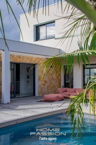 ROYAN LA ROCHE - UNE CONTEMPORAINE DE 2023 INSPIREE DU SUD