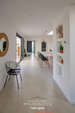 ROYAN LA ROCHE - UNE CONTEMPORAINE DE 2023 INSPIREE DU SUD