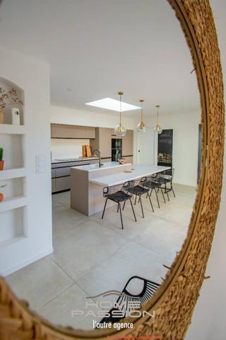 ROYAN LA ROCHE - UNE CONTEMPORAINE DE 2023 INSPIREE DU SUD