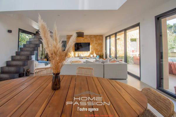 ROYAN LA ROCHE - UNE CONTEMPORAINE DE 2023 INSPIREE DU SUD