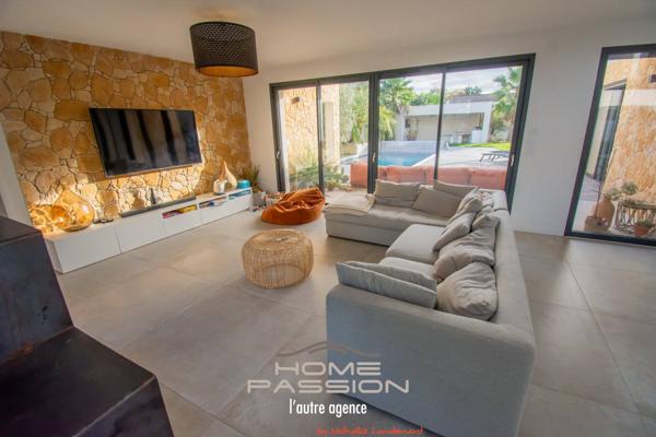 ROYAN LA ROCHE - UNE CONTEMPORAINE DE 2023 INSPIREE DU SUD