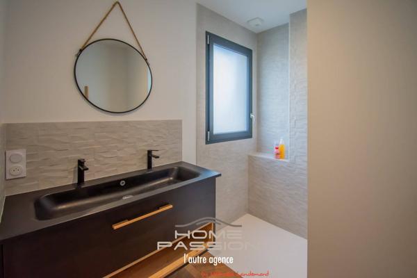 ROYAN LA ROCHE - UNE CONTEMPORAINE DE 2023 INSPIREE DU SUD