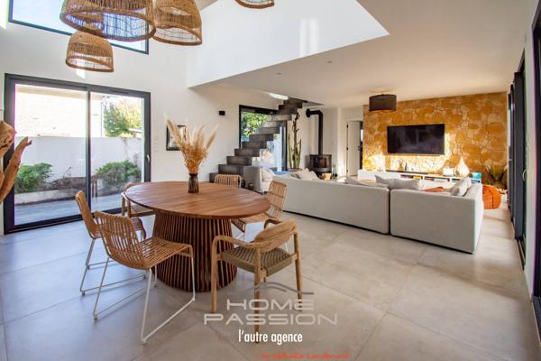 ROYAN LA ROCHE - UNE CONTEMPORAINE DE 2023 INSPIREE DU SUD