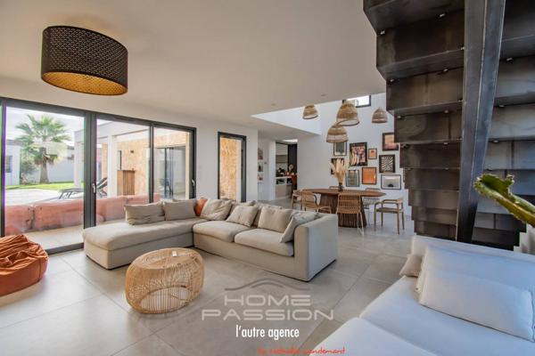 ROYAN LA ROCHE - UNE CONTEMPORAINE DE 2023 INSPIREE DU SUD